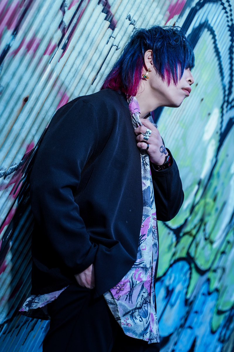 yuki_kurogiri's tweet photo. 【♠️portrait♠️】

時代に乗って僕達は
変わらず愛に生きるだろう

僕らが散って残るのは
変わらぬ愛の歌なんだろうな

photo:ふぇね（@fenecy ）

#portrait 
#ポートレート https://t.co/Bp2ECghHUx