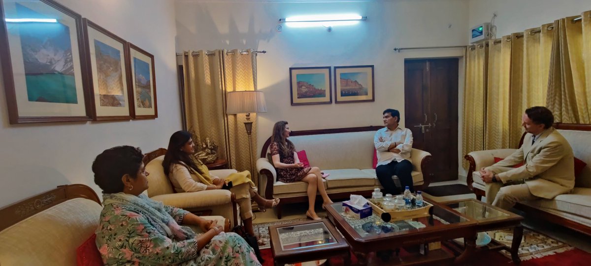 aksharmaBharat's tweet photo. ब्रिटिश हाई कमीशन की डेप्युटी हाई कमिश्नर एवं अन्य पदाधिकारी आज हमसे मिले।
भारत-यू. के. के मधुर संबंधों के मद्देनज़र उ. प्र. में कई आर्थिक क्षेत्रों में साथ काम करने की सम्भावना पर चर्चा हुई।

#HumaraUP @RSSorg @narendramodi @JPNadda @myogiadityanath @JanThompsonFCDO https://t.co/Ctwo3F8uhz