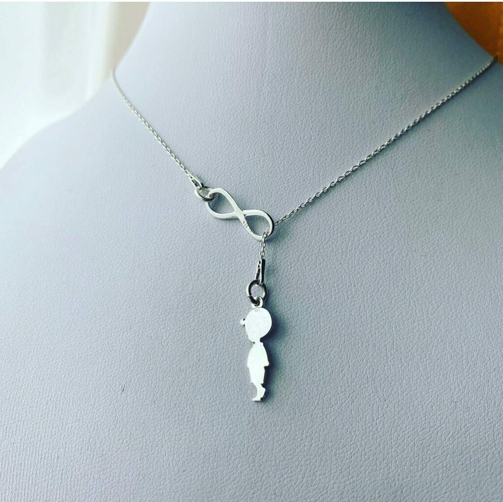 AriesCrafts's tweet photo. Alege bijuteriile care te definesc, alege sa porti mai mult decat un accesoriu pretios, alege sa te exprimi liber ❤️
#bijuterii #colier #bijuteriiargint #lantisor #infinit #mamicifericite #bijuteriimami #colierargint #bijuteriiunicat #handmadejewelry #wi… https://t.co/zv3WOU2TQx https://t.co/FtTFTApR1X