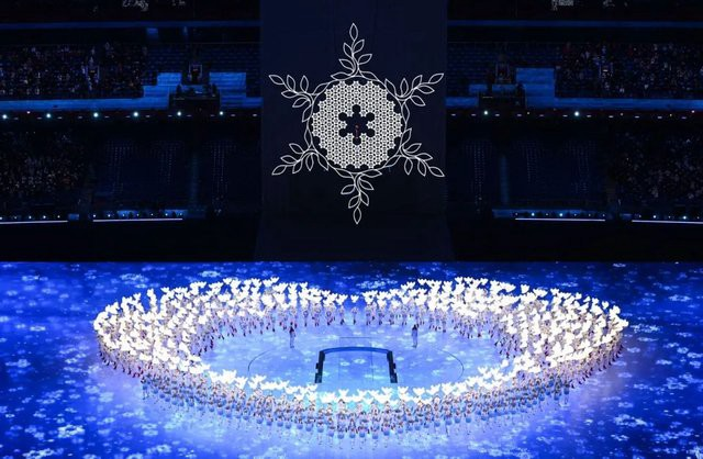 vonechain's tweet photo. Based on MetaStudio #digital #content #production line, CMG Mobile is the first to use cutting-edge #technologies such as media #AI, #cloudrender &amp; #blockchain to generate “Digital #Snowflakes” so that everyone can participate in Olympics, enjoy Olympics &amp; #integrate in Olympics. https://t.co/57UtsS1kgn