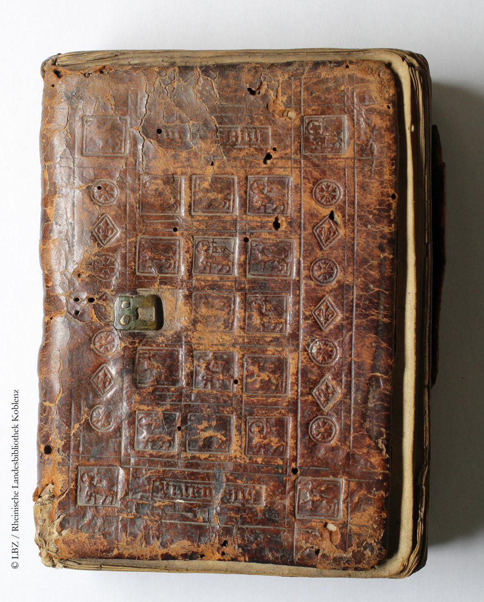 LaenderKultur's tweet photo. Das @lbz_rlp erwirbt für die Rheinische Landesbibliothek in #Koblenz die Handschrift „Libellus antiquarum definitionum“ von 1316. Die mittelalterliche Handschrift stammt aus dem 2017 aufgelösten Zisterzienserkloster #Himmerod. #Erwerbungsförderung
➡️https://t.co/fSp4ZLuOA1 https://t.co/ndReN69mfw
