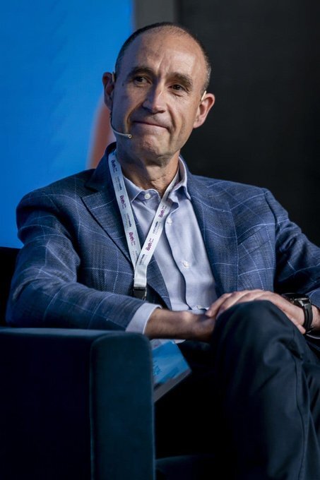 FMBBVA's tweet photo. #InternalComms22
Pepe Martín, Global Head of Talent&Culture #FMBBVA en la Mesa Redonda 'People & Transformation' donde destacó
✅la importancia del liderazgo
✅el papel de #InternalComms en los procesos de transformación y
✅cómo influyen los valores en el éxito de estos procesos https://t.co/wRbRi8SHhn