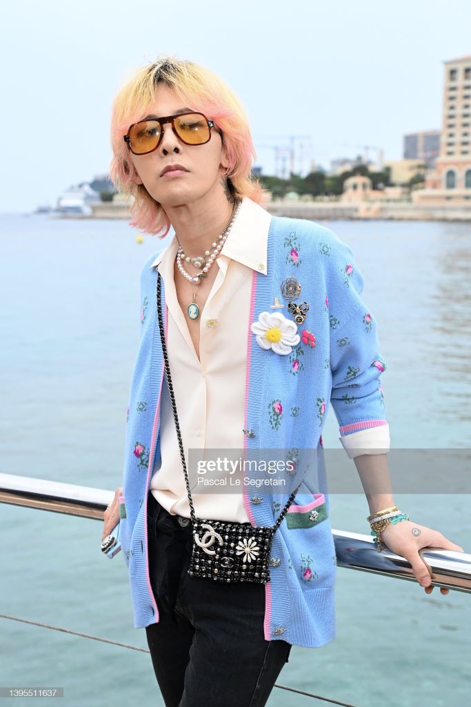 BIGBANGAfrica1's tweet photo. He's BACK!!

GDRAGON AT CHANEL CRUISE 
#GDRAGONXCHANEL22
@IBGDRGN @YG_GlobalVIP #BIGBANG 
STILL BLOOMING WITH BIGBANG
#30DaysWithStillLife 
#BIGBANG_StillLife https://t.co/RmcxJyk325