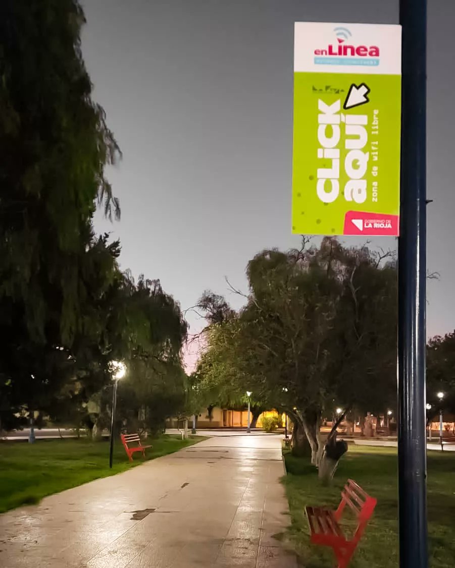 cpublica_lr's tweet photo. 📍Ya las Plazas de Milagro y Catuna cuentan con wifi libre.

🤳Más puntos #ClickAquí se suman  con el propósito de llevar el #PlanEnLínea a cada rincón de la Provincia garantizando el acceso  a internet como Derecho Humano. https://t.co/CKuv8dJwnR