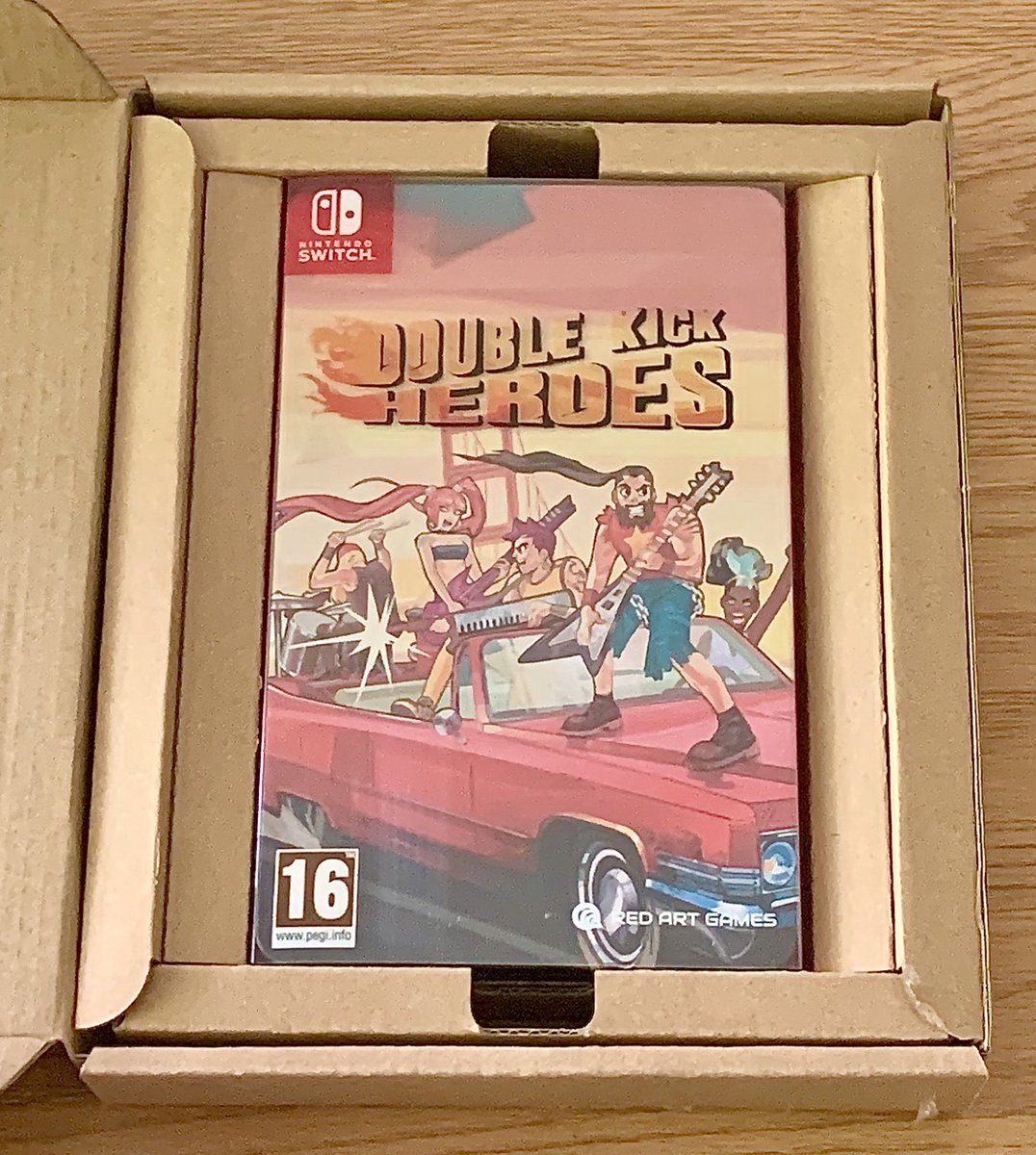 Il s’est fait désirer mais il est là !! 🔥 Le packaging est super cool et très soigné ! Merci et bravo à @headbang_club @REDARTGAMES 🤘