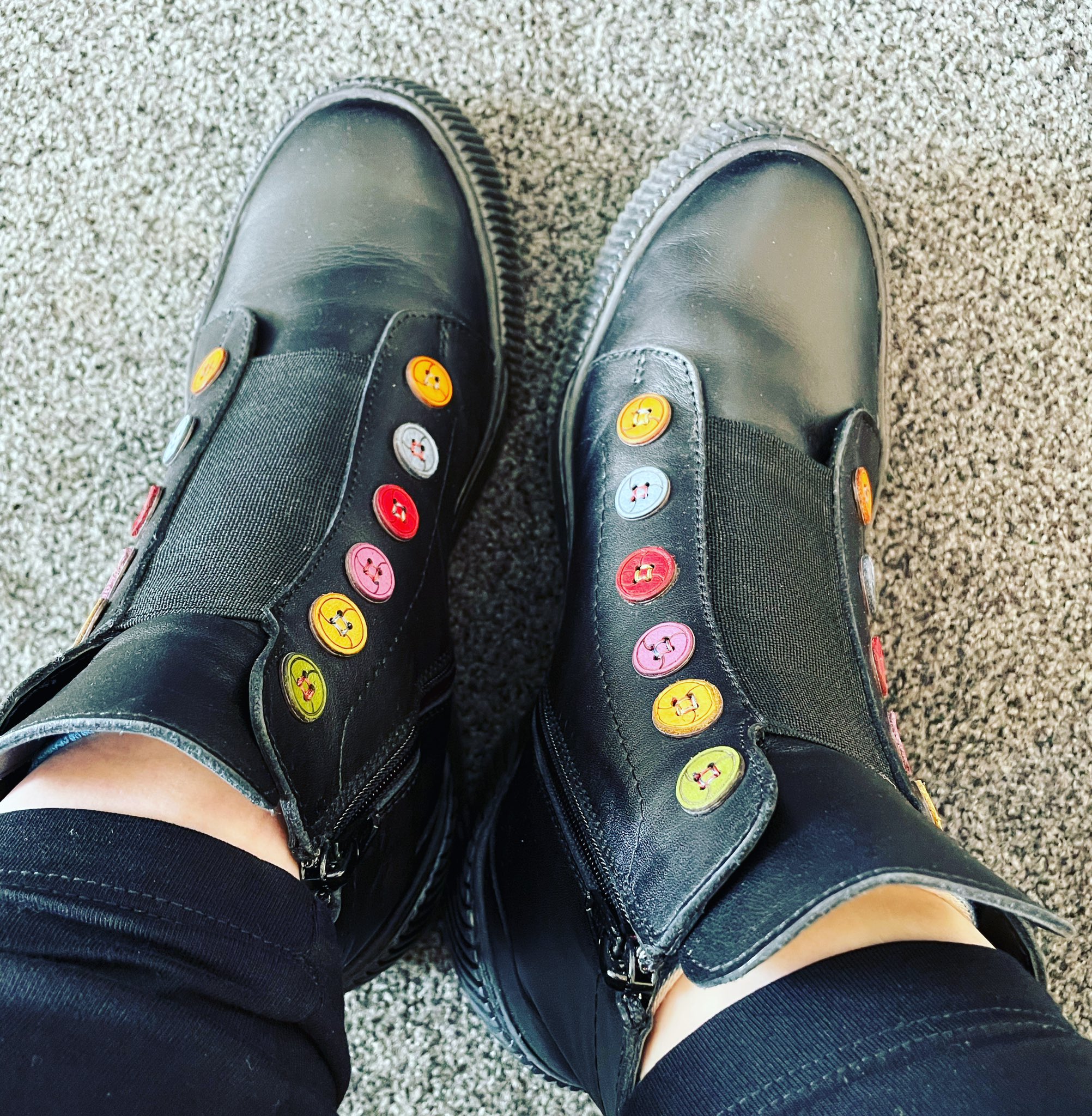 Boots with deals buttons