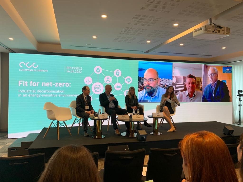 AlvanceAlGrp's tweet photo. @EU_Aluminium conference, Dirk Inghels showcased ALVANCE’s work with the supply chain to explore ways to achieve our decarbonisation ambitions. Developments in low-carbon energy, green technology &amp; policy frameworks are necessary to successfully enable the transition towards CN30 https://t.co/03eKU6L5kk