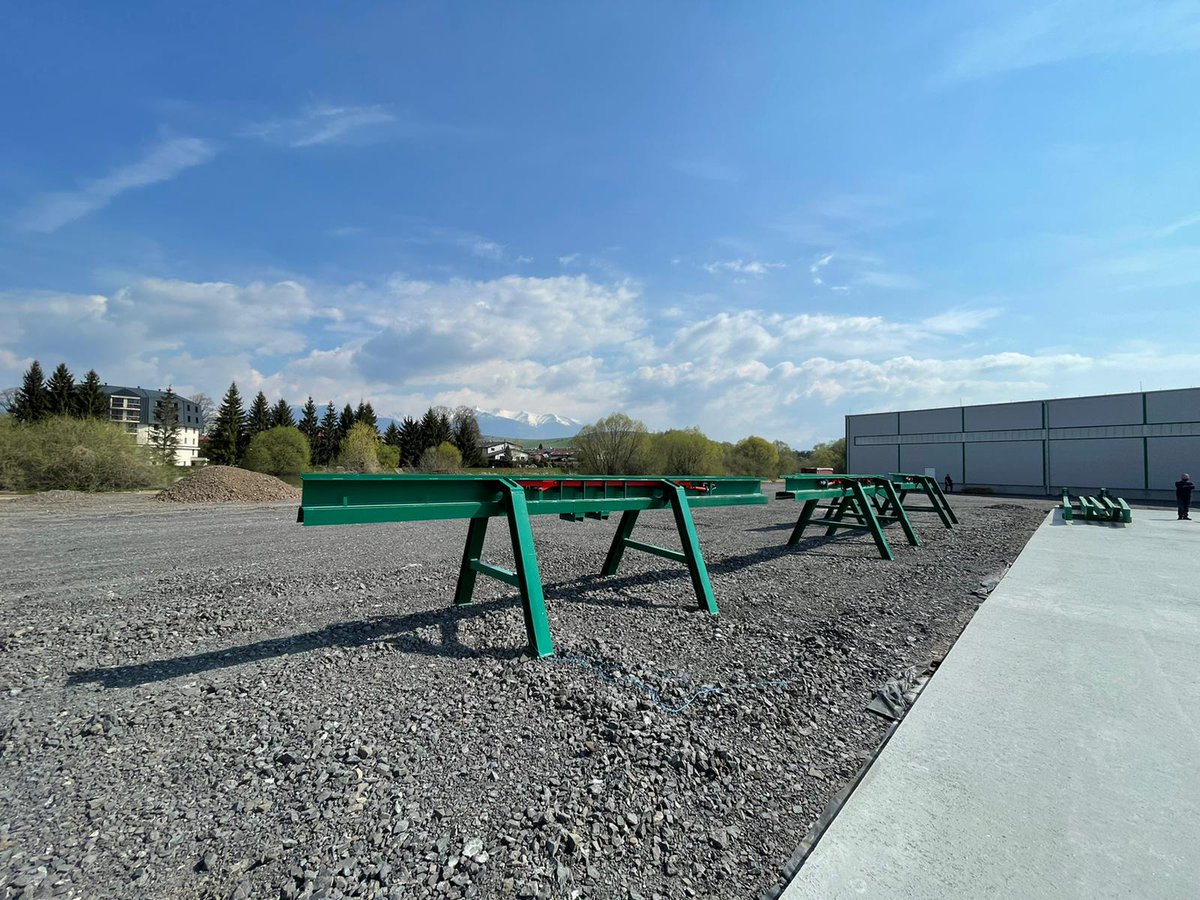 Swedaboab's tweet photo. Assembly of a log sorting line in Slovakia, near Tatri.🤝
#swedabo #swedaboab #wood #woodworking #woodmachine #woodmachining #woodmachinery #woodtechnology #woodworkingmachinery #logsorting #logsort #logsortingline #sortingline https://t.co/8IeIpKI2aA