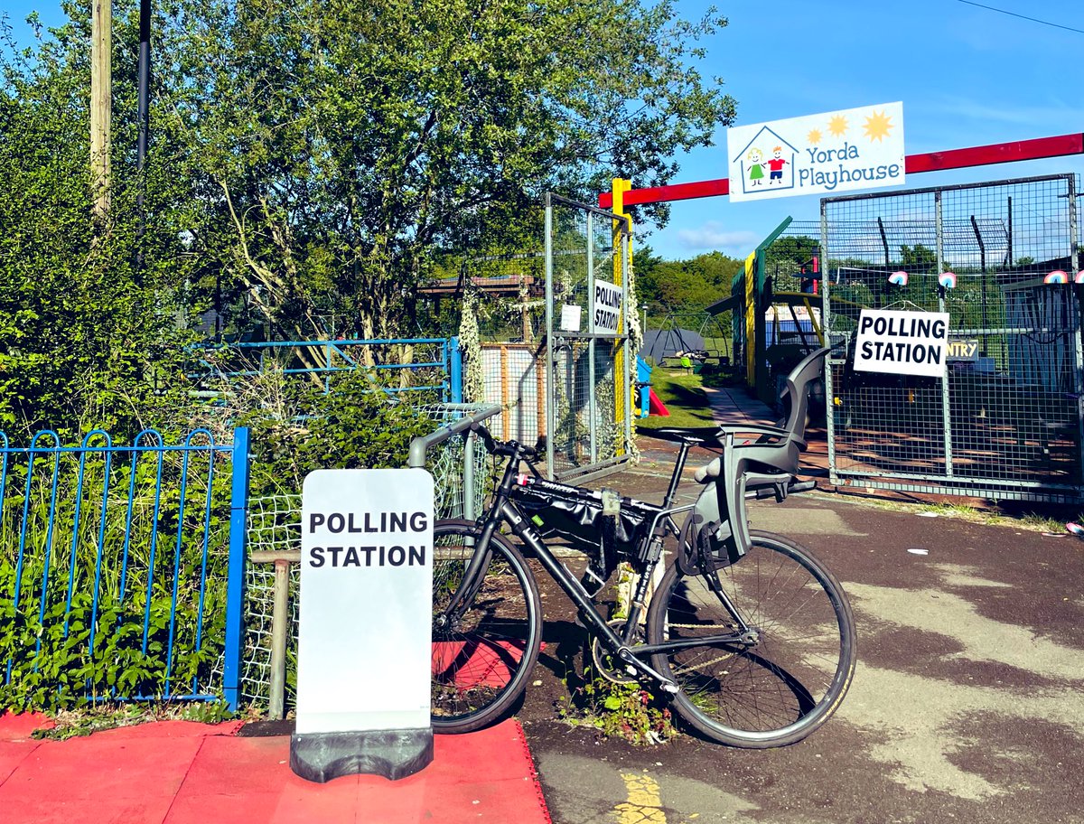 harrybunnell's tweet photo. Tories out! #bikesatpollingstations https://t.co/sm6vmR6zH0