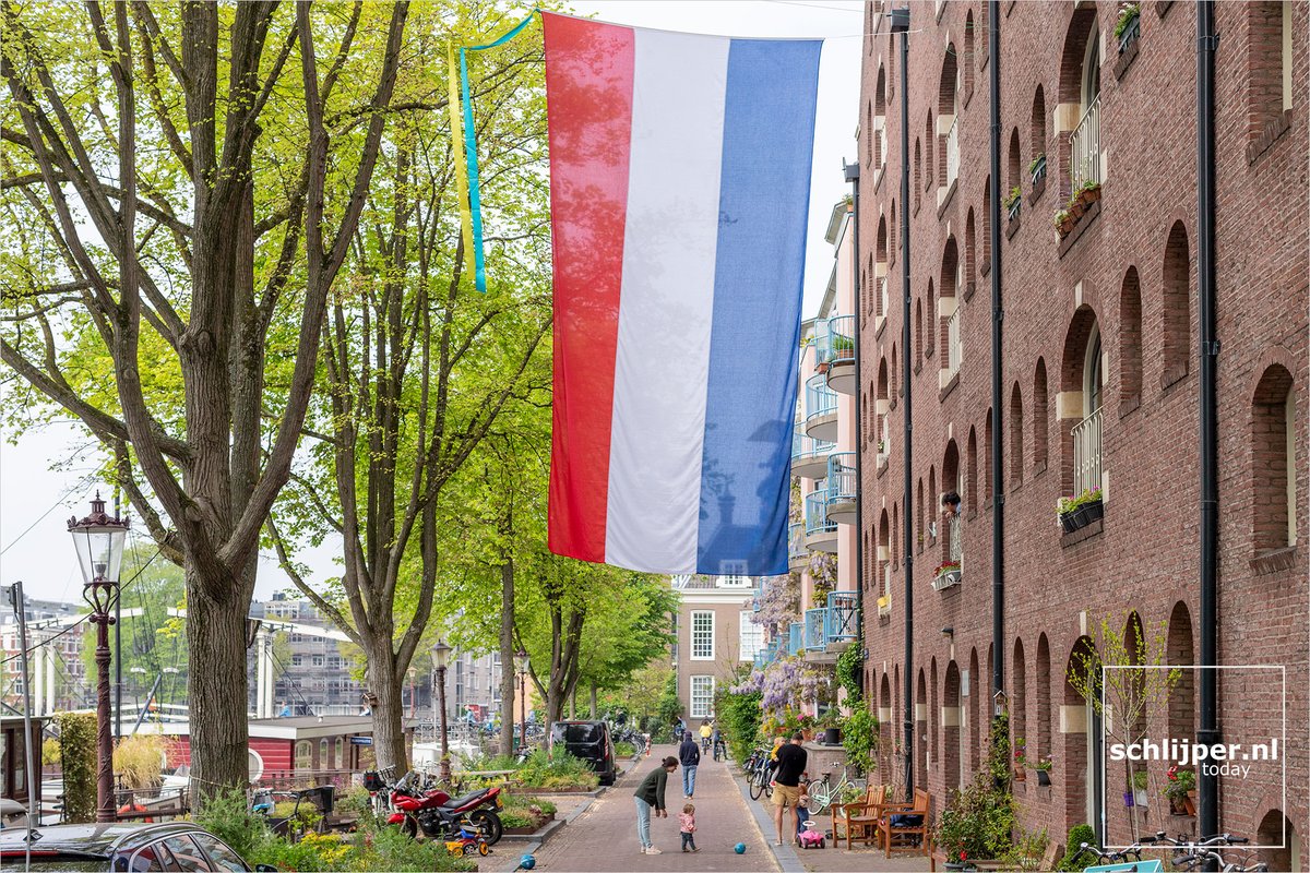 schlijper's tweet photo. Liberation day in The Netherlands
05.05.2022 10:47 #Netherlands #Amsterdam #Realengracht #5mei #bevrijdingsdag #dutchflag @45meiamsterdam https://t.co/oAE2yIAZYK