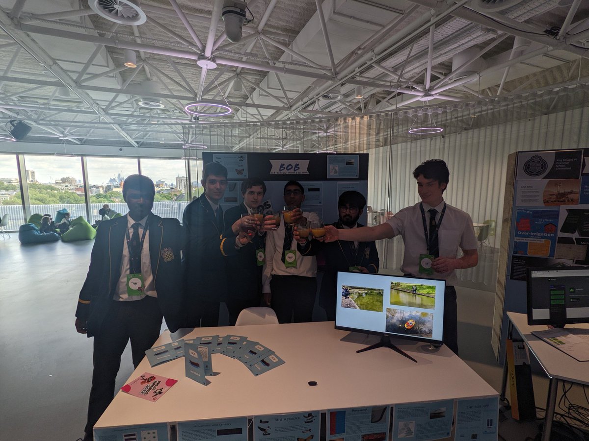 BOBPi69's tweet photo. @PA_RaspberryPi 
#PAPiAwards22
Cheers https://t.co/zWA0SYBZqo
