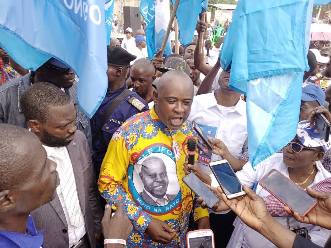 IIfoto's tweet photo. Le S.G de la Dynamique pour la Démocratie au Congo, parti politique cher à l'Honorable INGELE IFOTO Jean Marie a animé un meeting populaire ce samedi 30 avril 2022 à Mont Ngafula au terrain MBENSEKE.
Plusieurs questions abordées:
1. La redynamisation des activités de la D.D.C
1/2 https://t.co/exGaUaOH3V