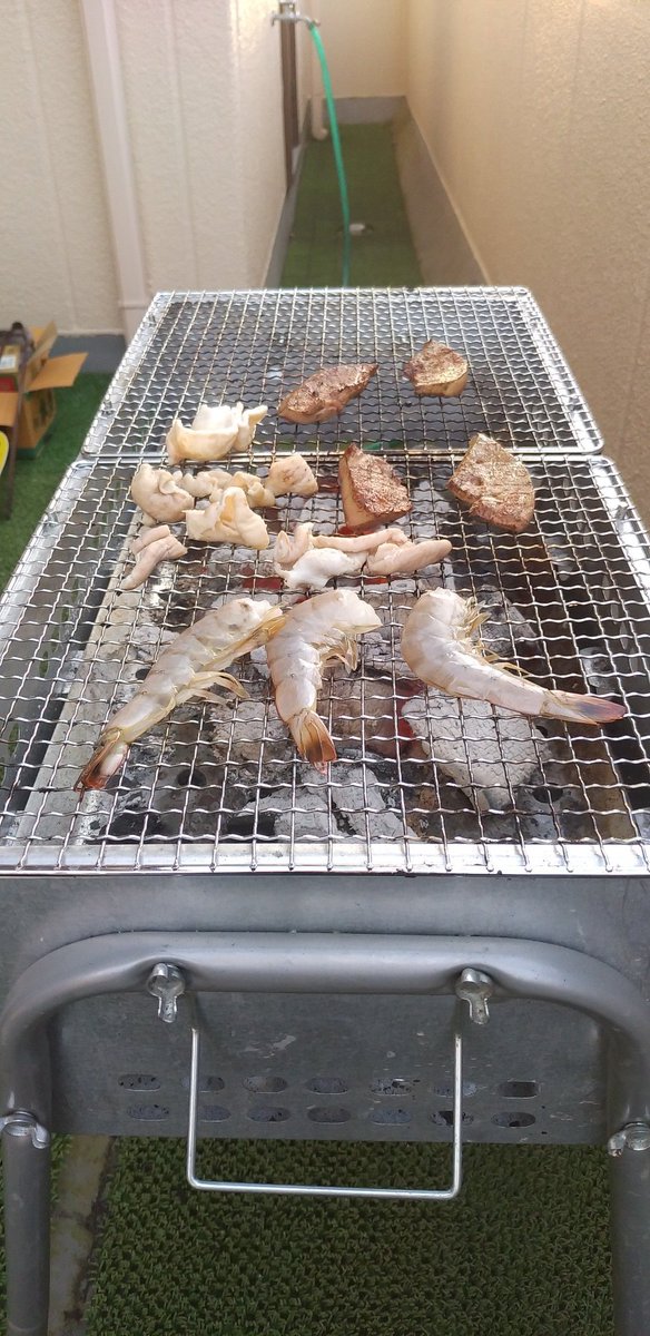 ju_sanro's tweet photo. 〆は焼おにぎり🍙
あ～腹いっぱい🤣🤣 https://t.co/N5Fgf7mHPM