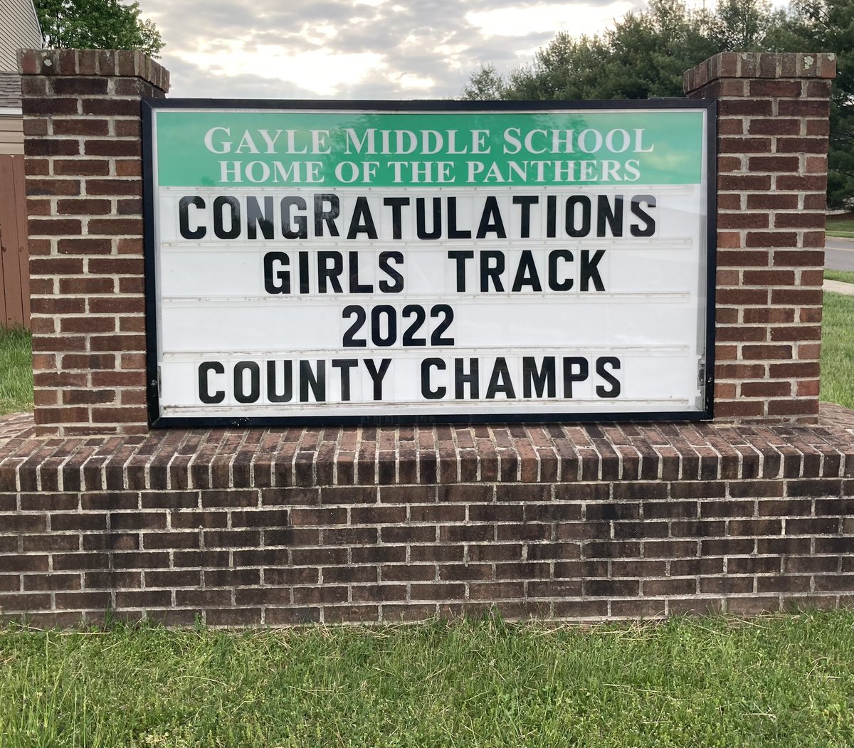 Shelly Jones tweet media