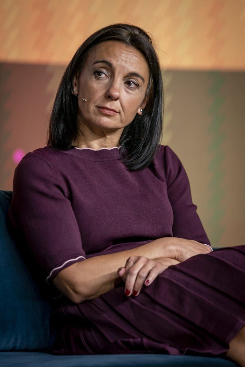 EquiposyTalento's tweet photo. ¿Habrá apagón electrico? ¿tienes cena con la suegra? Las fórmulas originales de @iberdrola para poner no solo a las personas sino al mensaje en el centro. Divertidas iniciativas que ha contado Esther Castaño en #InternalComms22 😆😆😆 https://t.co/NbgC9RJHgw