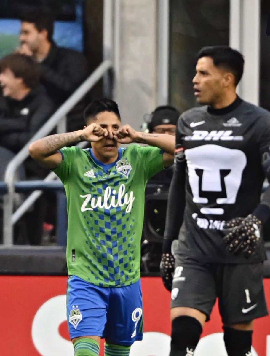 Bullyingfutbol4's tweet photo. Pinche pumas … ya había perdido desde que andaba de mamador tocando la copa antes del partido !! No mamar putos  … es la salación .. https://t.co/a9cymq2cfs