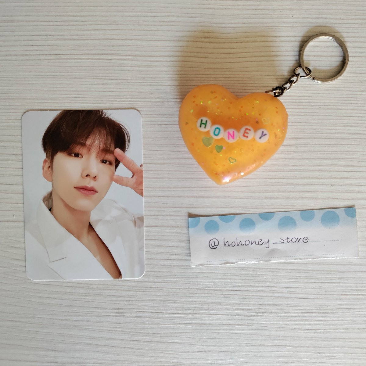H_00ney94's tweet photo. MONSTA X PHOTOCARDS I'M SELLING!! 🛍️
I'll ship on Monday so if you're interested claim asap!!
MMT WH : 10€
VOGAGER SSE pob : 12€
KH PC : 7€
No limit PC : 5€ each
Rt to help me give them a new owner 🙏💕
#wts #monstaxsell #monstaxsale #monbebe #MONSTA_X https://t.co/8qF1edei1a