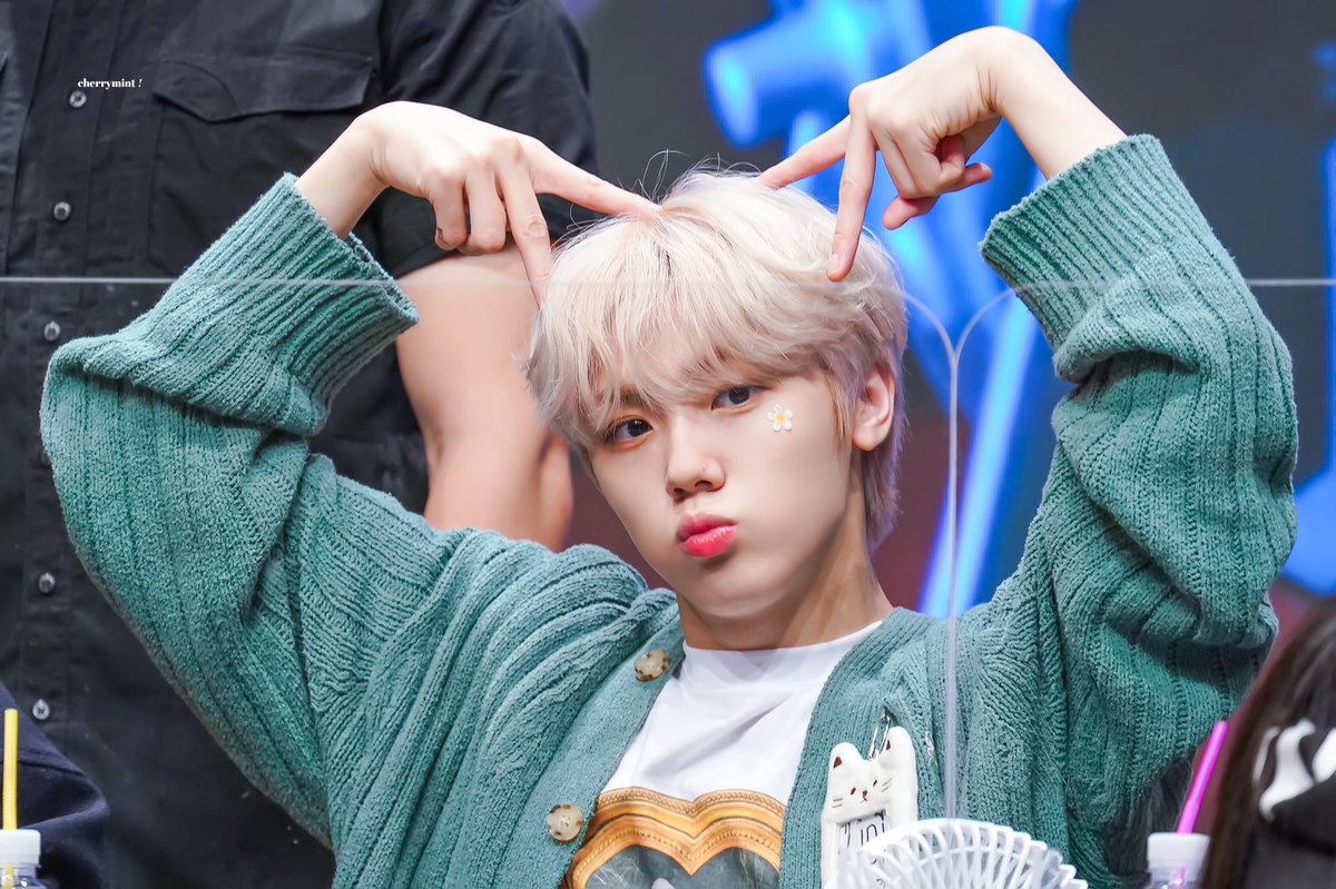 cherrymint018's tweet photo. 220505 팬싸 🍒
#성민 #SEONGMIN
#크래비티 #CRAVITY 
@CRAVITY_twt https://t.co/ufrpx8sVMV