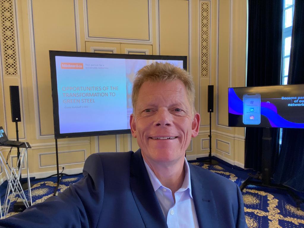 guido_kerkhoff's tweet photo. Beim #ExecutiveCircle werden aus #BuzzWords echte Diskussionen. Später spreche ich über Nachhaltigkeit bei @Kloeckner_Co – bis dahin bin ich aber gespannt, welchen Input es noch gibt. https://t.co/2lwSMAY1pE