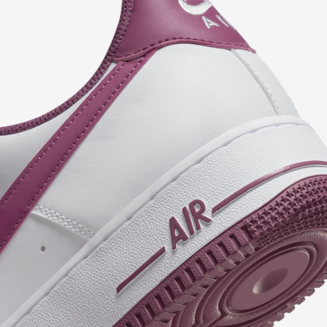 J23app's tweet photo. NEW: Nike Air Force 1 '07 "White/Light Bordeaux" on @nikestore

Link -> https://t.co/e850ggEIPz https://t.co/CijjCZkuOF