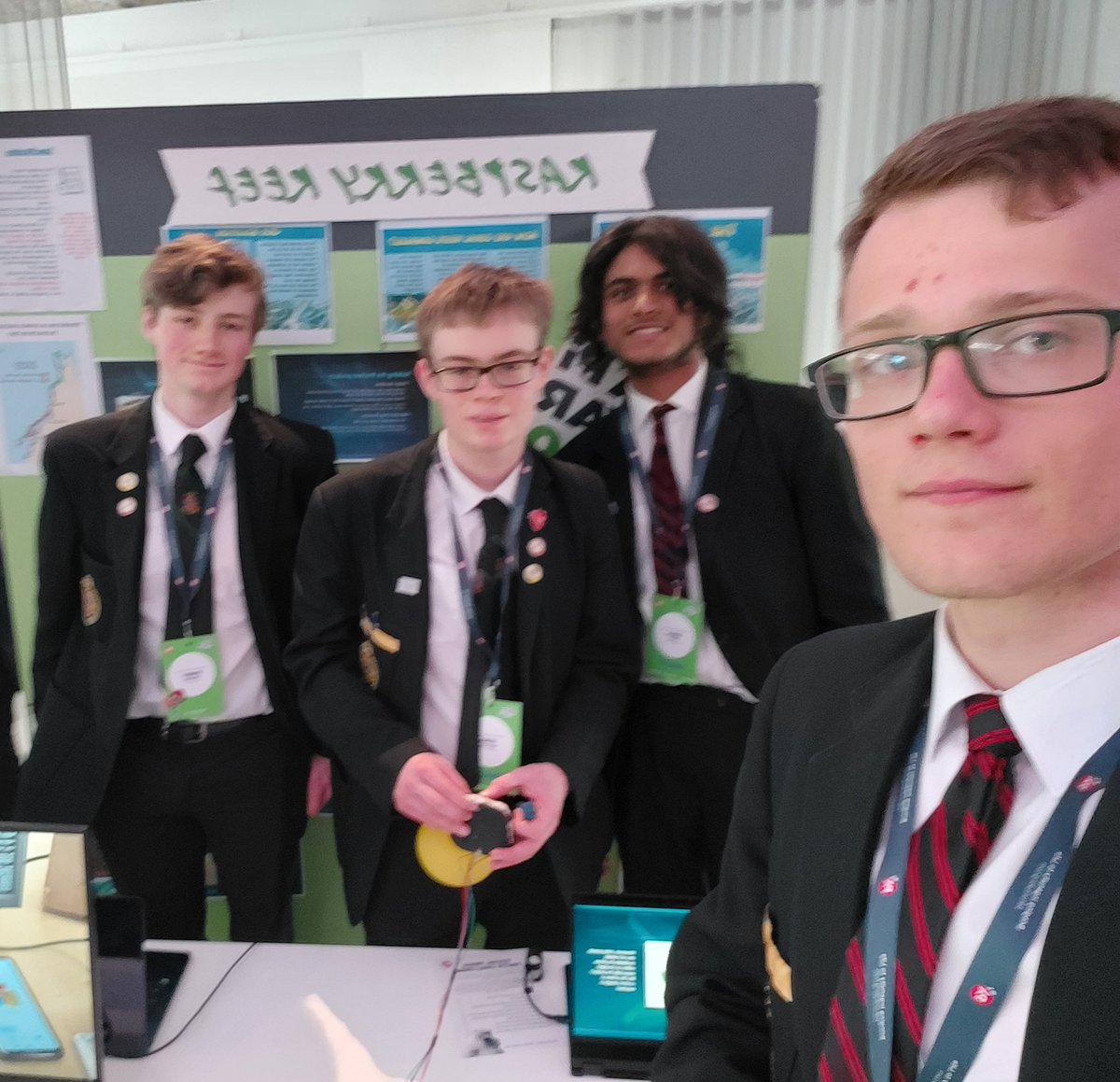 RaspberryReef's tweet photo. The team ready to present at the #PAPiAwards22 @PA_RaspberryPi https://t.co/ldDNlhgvTt