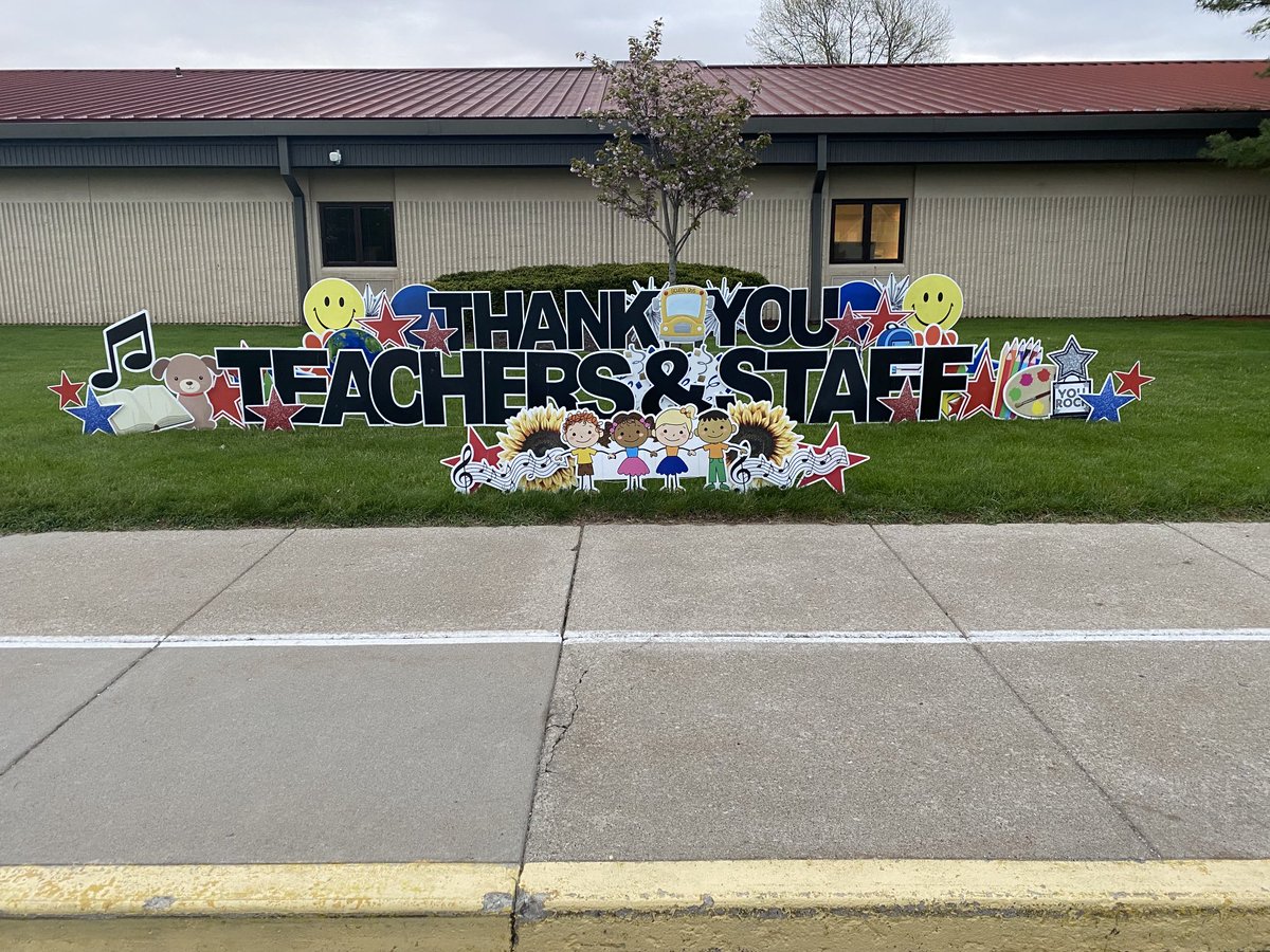 DCEPrincipal's tweet photo. BIG THANKS TO DURBIN PTO💕 LOVE all the support from our families and community❤️❤️❤️ https://t.co/rQQrdQyfrp