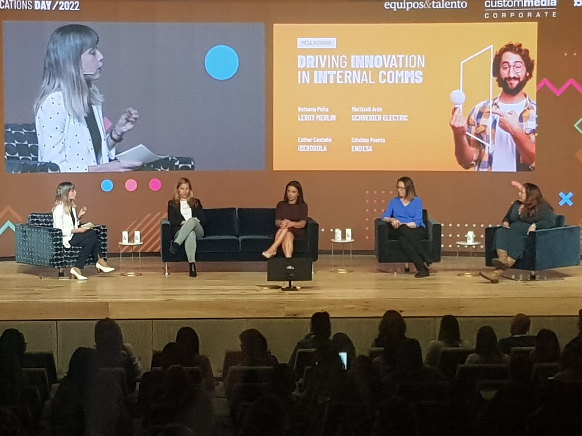 weare_both's tweet photo. ✔️En la mesa "Driving Innovation" hemos visto la importancia de apostar por diferentes formatos y canales con la intervención de @betsana de @LeroyMerlinCorp, @meritxellarus de @SchneiderES, Esther Castaño de @iberdrola, y Cristina Puerta de @Endesa.
#InternalComms22 https://t.co/Ico2QWdsU2