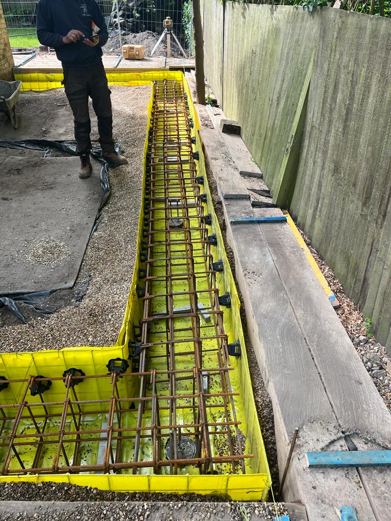 TricourtPiling's tweet photo. Formwork and Reinforcements completed at our site in Verwood, now ready for concreting.

#formwork #reinforcements #verwood #dorset #tricourtpiling #piling #foundations #concreteing https://t.co/mQcGBBXg2U