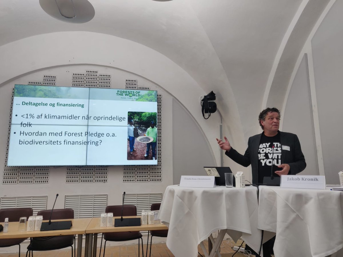 Verdens Skove (@verdensskove) on Twitter photo Biodiversitetskrisen er der enighed om, men hvad er løsningen?
<a href="/JakobKronik/">Jakob Kronik</a> kommer med bud på #biodivkonf i dag 💚🌳 Biodiversitetskrisen er der enighed om, men hvad er løsningen?
<a href="/JakobKronik/">Jakob Kronik</a> kommer med bud på #biodivkonf i dag 💚🌳
