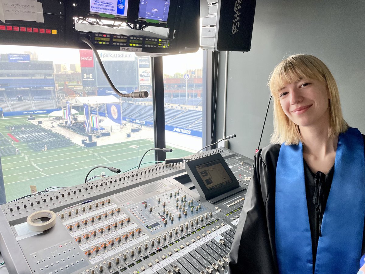 cbwaters's tweet photo. Happy Day!
Super proud of our daughter!
Hello from the control room.  #GSU22 https://t.co/lb8a4MWSoP