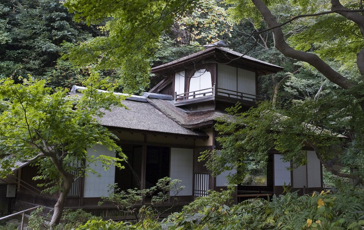 ArcoValoracion's tweet photo. #ARCOTrends
Equilibrado, frágil... ¿Te gusta el #estilo de #arquitectura tradicional japonesa?🇯🇵👘 Te traemos algunos ejemplos que tal vez te inspiren para tu propia #vivienda🎎🏮
🏠https://t.co/OGbGrs0e18
#Decoración #CasasJaponesas #DecoraciónJapón #TasacionesMurcia https://t.co/7MXb7AmX7B