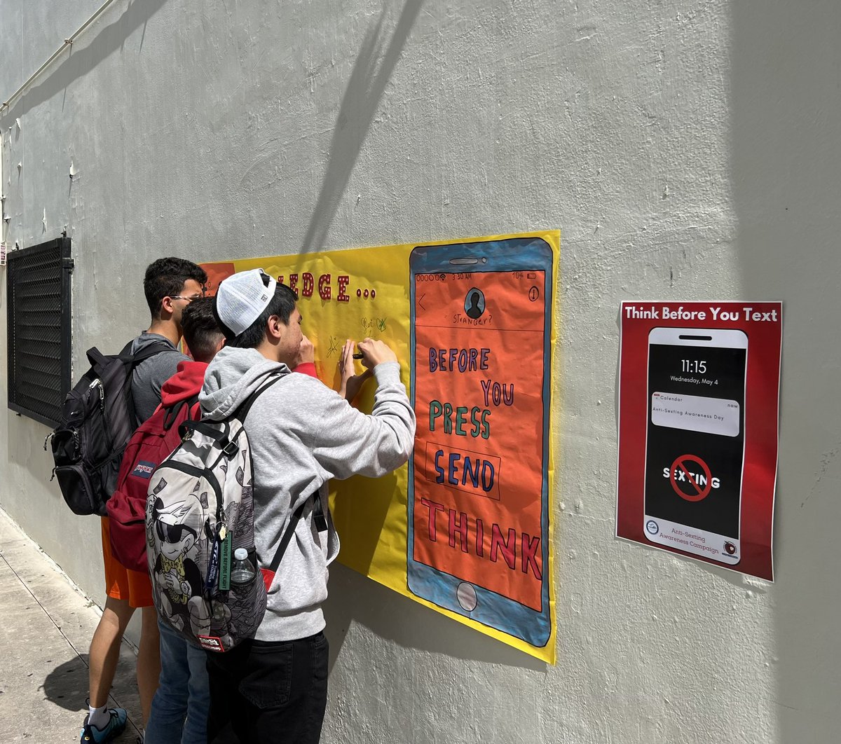 SMSHCobras's tweet photo. Cobras participating in Anti-Sexting Awareness Day and making their pledge during to think before they text and don’t sext! @miamischools @MDCPSCentral #Anti-lSextingAwareness @SKrantz21 https://t.co/W3LzJMeaN5