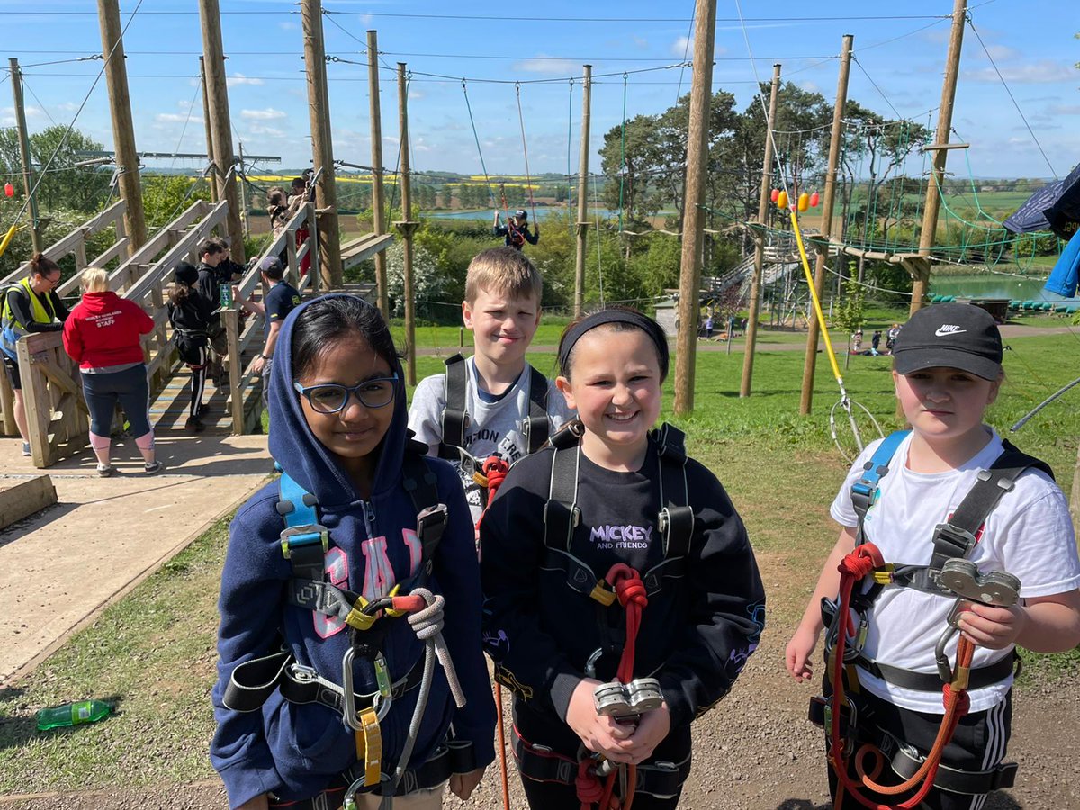 mna_pe's tweet photo. @MNA_Year5 group 5 high ropes https://t.co/JdkoOZWst3