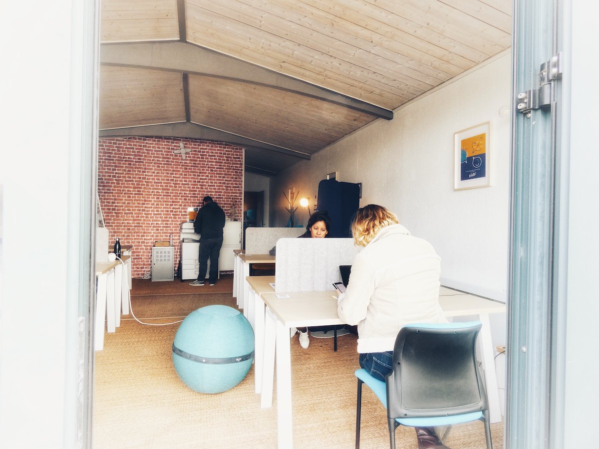 Besoin d'un #coworking pendant vos vacances à #Noirmoutiers  ?

Voici  <a href="/LA_FABRIK_3/">LA FABRIK 3.0</a> où vous pourrez travailler les pieds dans l'eau depuis sa terrasse ☀️

Réservez votre place dans cet espace  👉neo-nomade.com/espace/9258/co…
