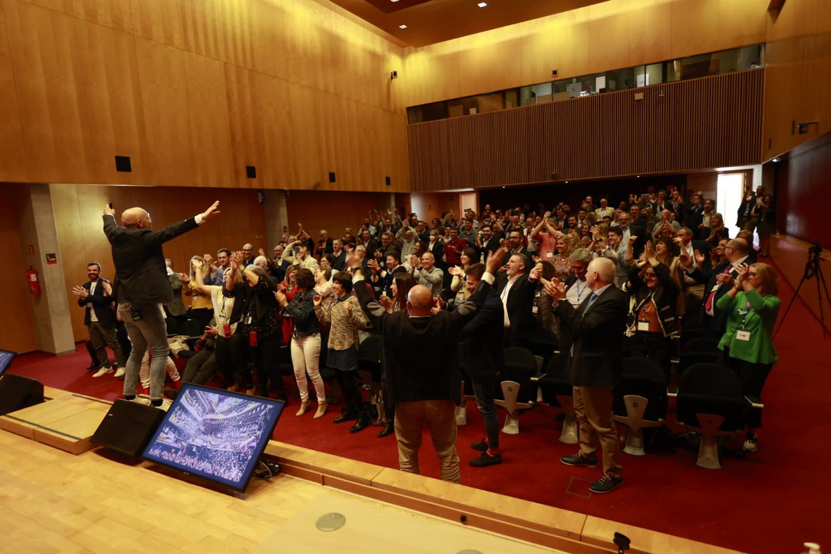 rafjuan's tweet photo. .@cipriquintas en #ForoE @UPVCampusGandia: "Cuando hay buenas personas detrás con intenciones puras y dispuestos a ayudarse mutuamente, siempre pasan cosas". https://t.co/KD5zi0qRsG