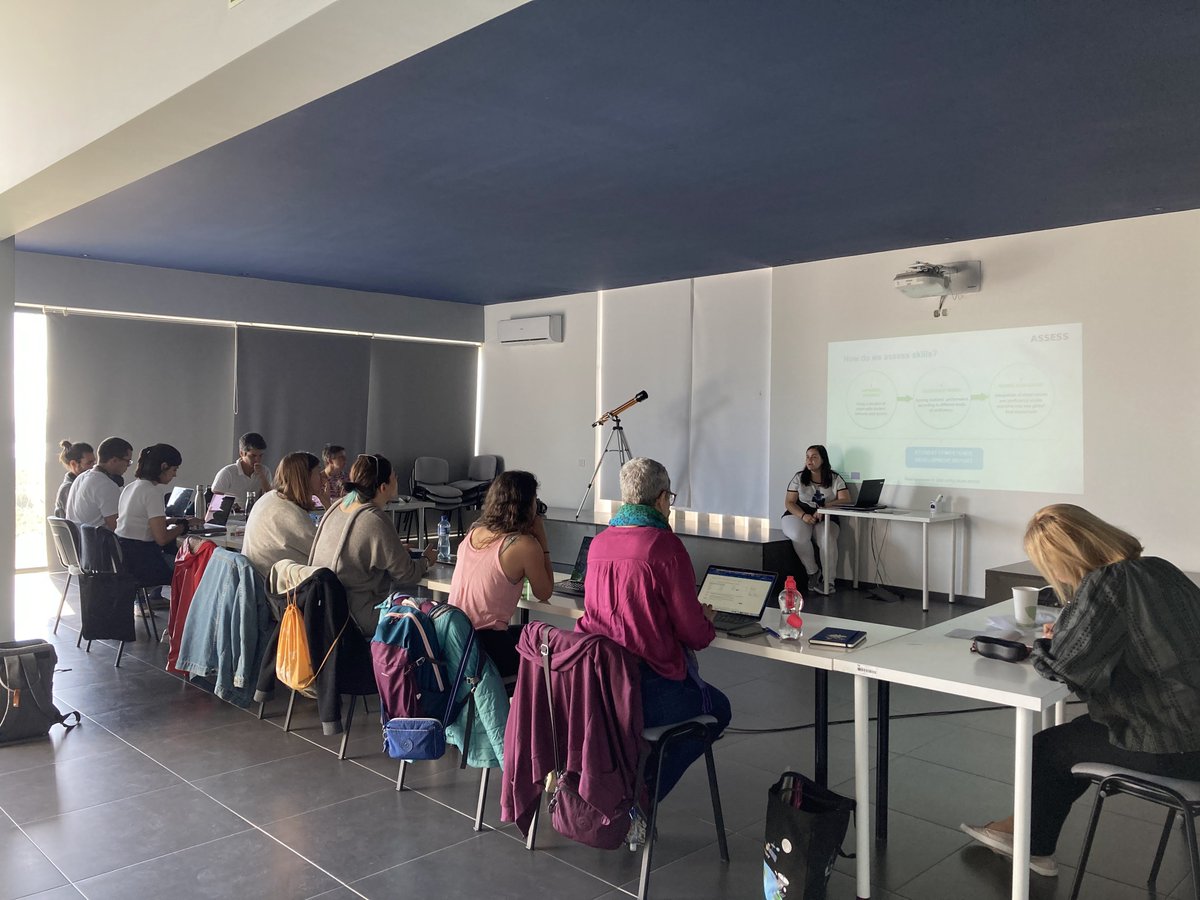 Deusto LearningLab tweet media