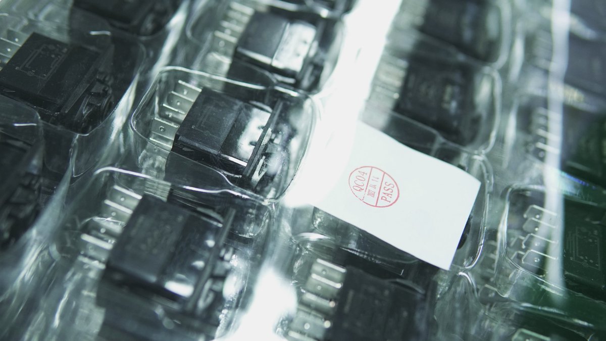 Yeming_Nine's tweet image. DAMAVO dual-hole USB car charger, multi-function cigarette lighter, using fire-retardant materials, safe and durable.#damavo #carcharger #rvparts 

more details at: cableym.com/usb-charger.ht…