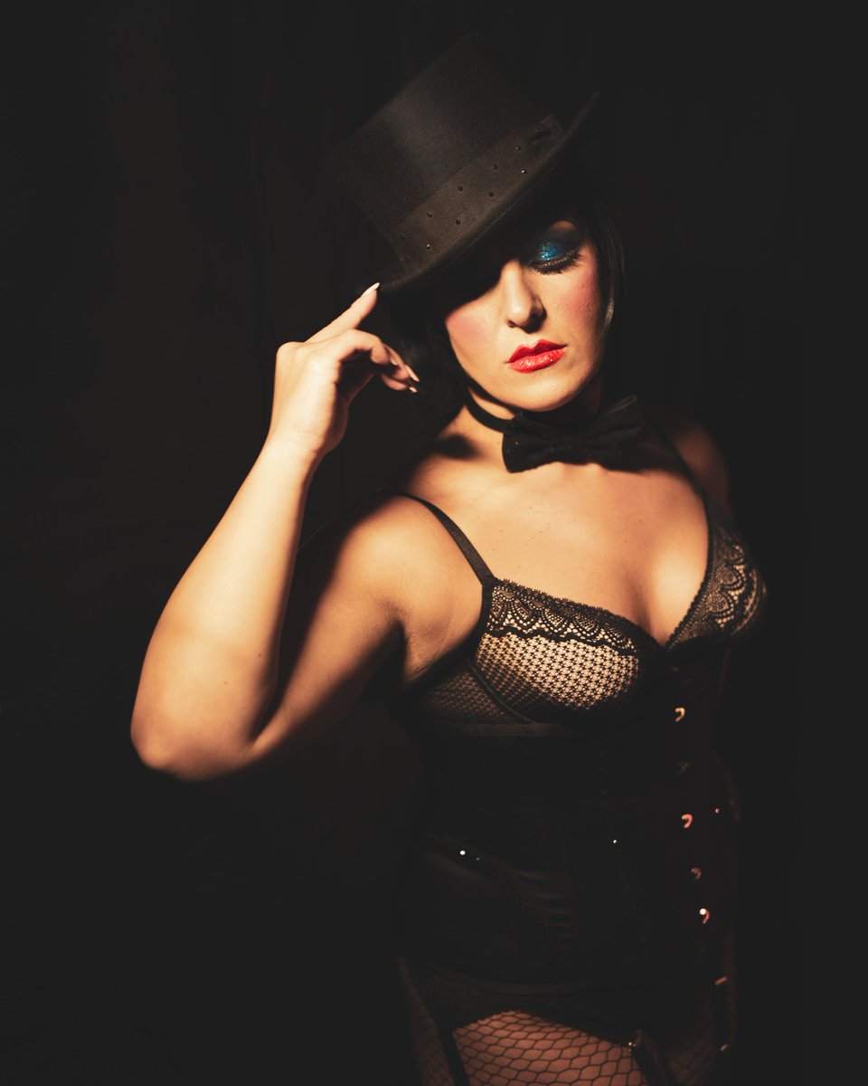 ViolaPanik's tweet photo. Gm folks!
Channeling old decadent Cabaret here.
Photo by @ronycadavid 
We might put up a collection like this, what do you think? https://t.co/xIhIX321C7