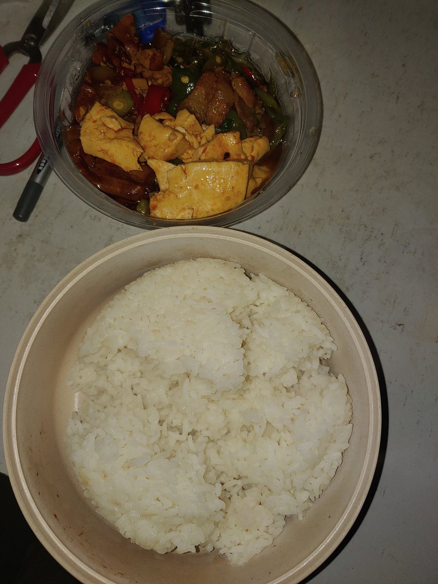 五天不喝酒了，感觉自己要飘了，飘起来说三句胡话：
1、这个时代没可能再密不发殇了。
2、用历史的阳光看，党比家大，其天下也如此。
3、终身制不是大问题，改弦更张断大家的财路是要命的问题。