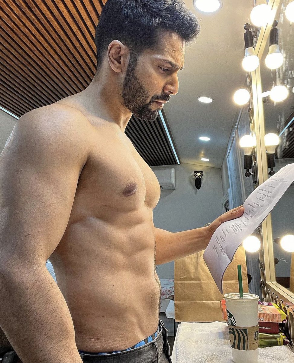 IndianHotMan1's tweet photo. Omgg ….. What a pic 😈🔥 i am wet 👅👅 
.he knows people want to see him hairy 🥰
🤤 😋👅👅
.
#varundhawan #hotvarundhawan      #varundhavanbluge    #armpits #sexy #shirlessactor #bluge #armpits #nipples #abs #shirtlessvarundhawan 
#actorsbluge #hotactor #indianhotactor #hotness https://t.co/ANNciz2qUa