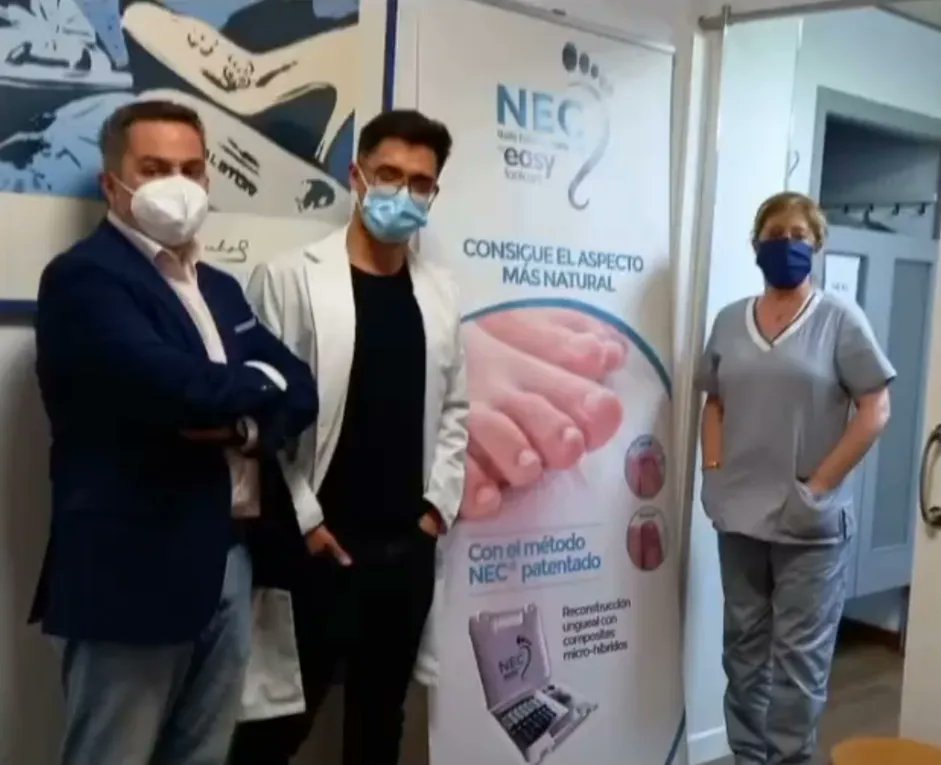 Ayer día de formación en Clínica Hermosilla sobre el NEC, nuevo sistema de reconstrucción ungueal que ya está en nuestro centro.

Muchas gracias a los compañeros que acudieron a dar la formación a nuestro equipo.

#ClinicaHermosilla #Podologia #Podiatry #Nail #Uña #Foot #Feet
