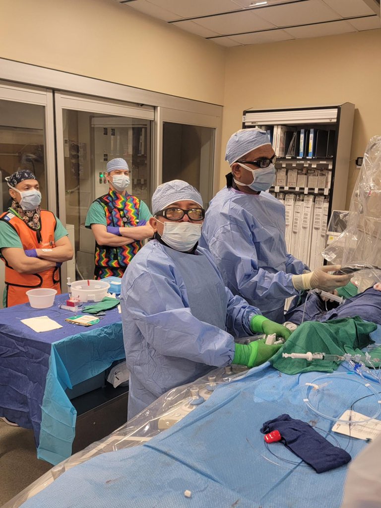 DrAnkitKPatel's tweet image. State of the art PCI - now at @MtnsideMedCtr! #ImageGuided #IVUS #LesionPrep #RadialFirst #IVL #SameDayDischarge #Service #Team @ShockwaveIVL @PhilipsHealth
