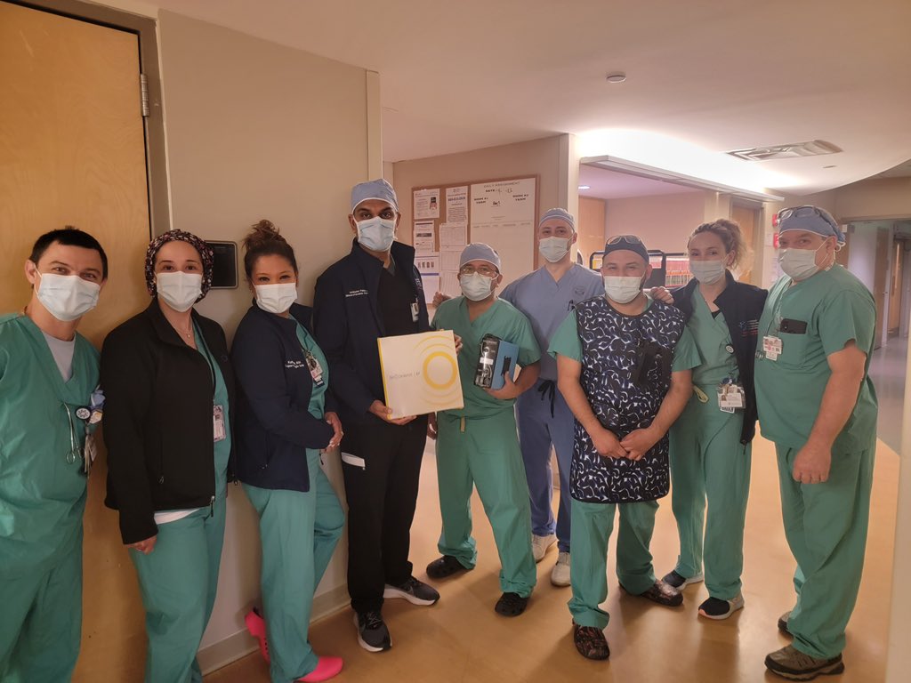 DrAnkitKPatel's tweet image. State of the art PCI - now at @MtnsideMedCtr! #ImageGuided #IVUS #LesionPrep #RadialFirst #IVL #SameDayDischarge #Service #Team @ShockwaveIVL @PhilipsHealth