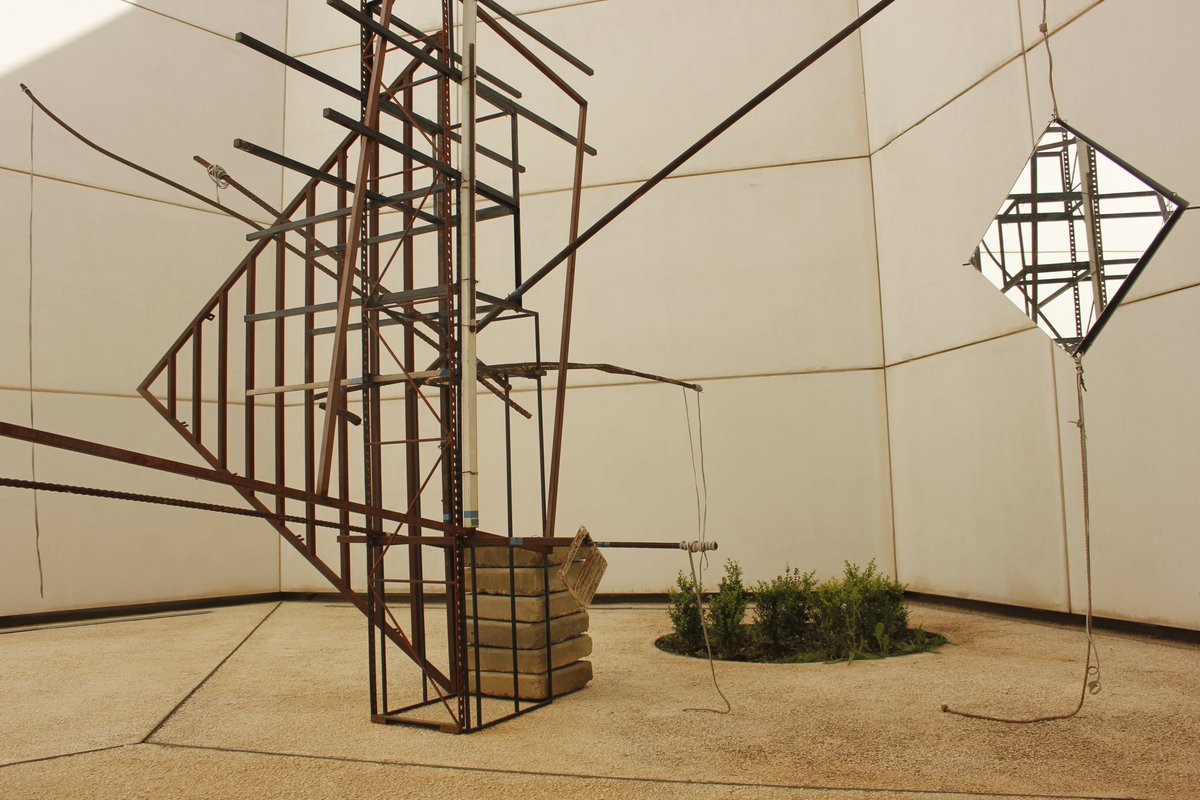 C3A_Andalucia's tweet photo. Este #FutureThursday, que coincide con la #FiestadelosPatios (Patrimonio Inmaterial de la Humanidad), destacamos la instalación “Acupuntura vegetal: plantas para un futuro sin petróleo”, producida por Plata (https://t.co/wDrW175N7V) en colaboración con Semillas Silvestres https://t.co/1P6jmb3xmN