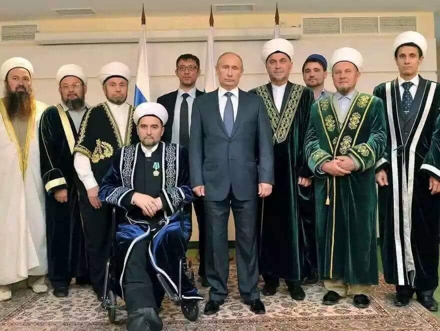 daily_shahadat's tweet photo. پوتین په روسیه کي داسلام په مقدس پاک دین باندی هغه بندیزونو  لیری کړل چه مخکی ورباندی د حکومت له لوری نا��ذ وو؛ داسلام مقدس دین یې په روسیه کي دوهم رسمی دین اعلان کړ
د اسلام دین به د نړی لمړی درجه دین جوړیږي که چیری دنړۍ مسلمانان د اسلام اصلی څیره او حقيقت نړی ته ثبوت او ښکاره کړي https://t.co/05JnhQPfiu