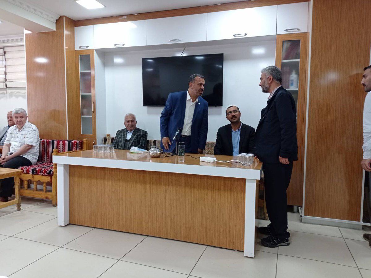 HudaParSur_'s tweet photo. İlçe Başkanımız Sn. Ercan Şenol beraberindeki heyet ile beraber gönüllülerimizden Metin Aslan'ın vefat eden amcasının taziyesine iştirak etti.

Vefat eden amcamıza Allah'tan rahmet yakınlarına sabır diliyoruz. https://t.co/5xAkD2EqBO