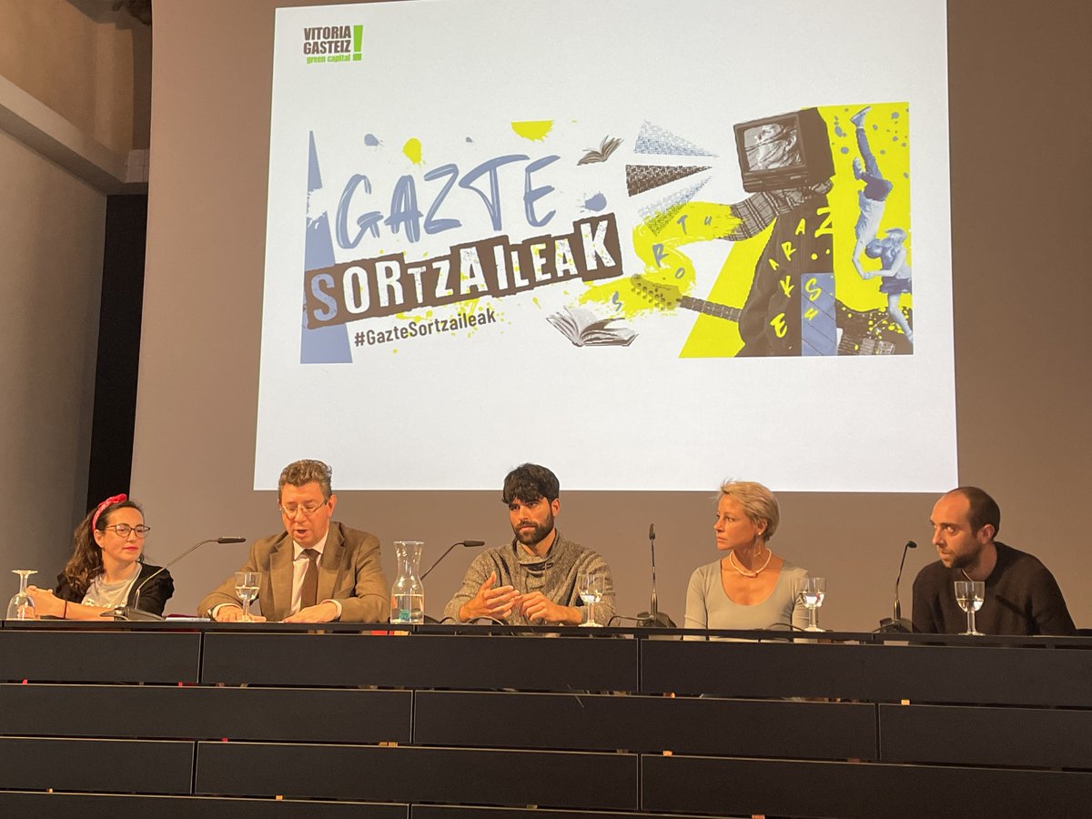 vitoriagasteiz's tweet photo. Abierta la convocatoria de 2022 de la beca Gazte Sortzaileak, que premiará con 4.000 euros y asesoramiento profesional a las mejores creaciones de jóvenes de 17 a 35 años https://t.co/g3cWkKFnug #VitoriaGasteiz https://t.co/vUsCDN6u7f