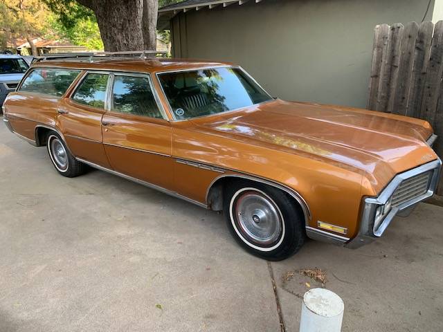 DailyTurismo's tweet image. This next classic wagon might remind you of Buick's "sporty" SportWagon from the 1960s, but the Estate Wagon was a gigantic thing built on the full-sized LeSabre chassis. Power comes from a 455 cubic inch (7.5  #Murica #Buick #EstateWagon #LeSabre

dailyturismo.com/?p=28560