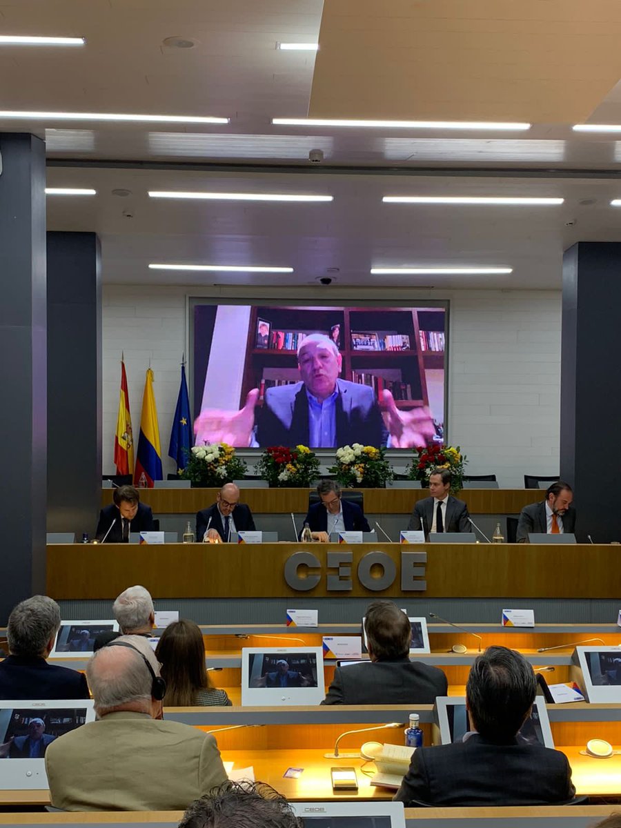 ANI_Colombia's tweet photo. “Hemos avanzado en nuestro propósito de concluir, concluir y concluir las obras de infraestructura de transporte. Hoy los proyectos de 4G están en un avance promedio del 64%. #EsConHechos que logramos la confianza inversionista”: @ManuelFelipeGut #ColombiaInvestmentRoadshow 2022 https://t.co/iNgaLZ7vwr