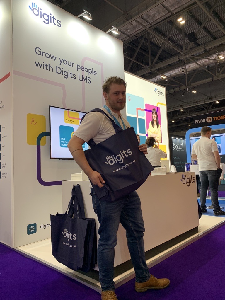 digits_lms's tweet image. Get your hands on this season’s hottest new trend - the @digits_lms tote - exclusively available at @LearnTechUK - stand K40. Come meet the team and experience #DigitsLMS in action. #LT22UK
